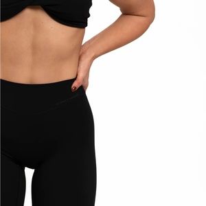 The Liaison Label - Sydney Adams leggings